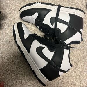 Nike Black and White Women's Shoes